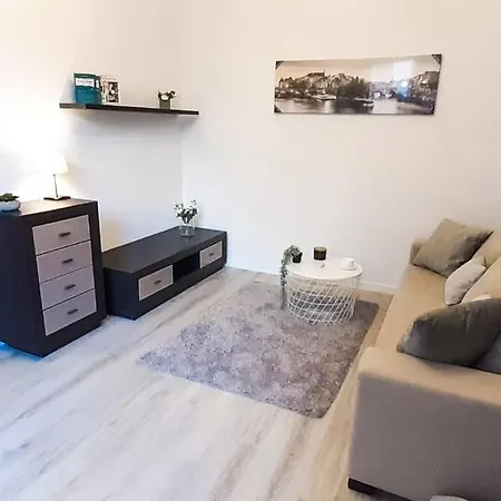 Apartman Rondo Onz Metro, Krochmalna 32a Street *