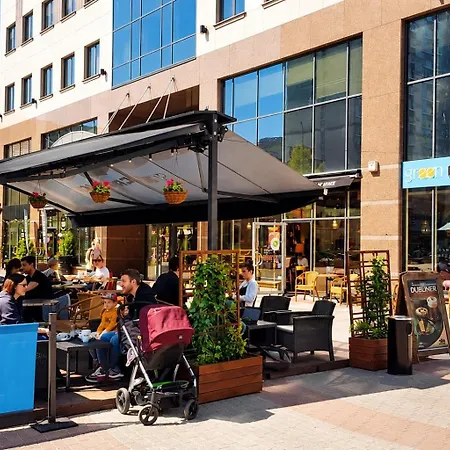 Апартаменти Rondo Onz Metro, Krochmalna 32a Street Варшава